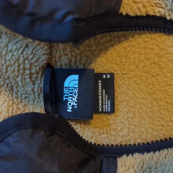 Noth Face Sherpa Jacket, Size M - Picture 2 of 3